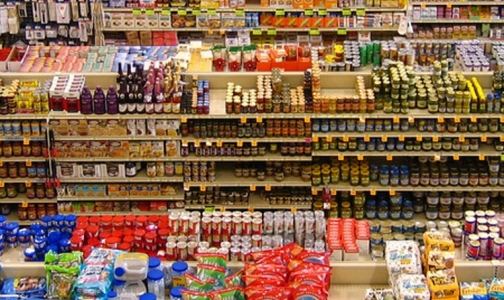 Три известные торговые сети Петербурга продавали опасные продукты