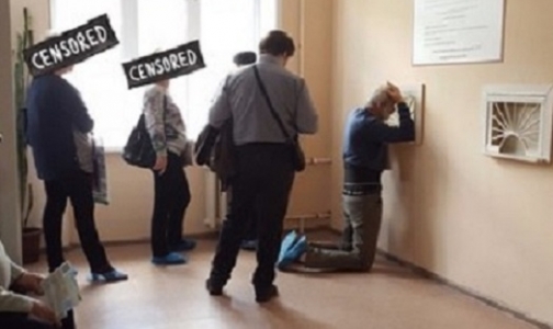 Пациентов воронежской поликлиники «поднимут с колен» после огласки в соцсетях