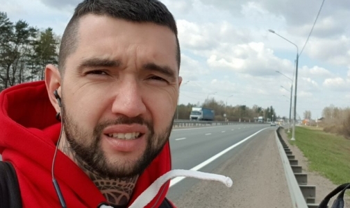 Блогер, устроивший забег в поддержку донорства костного мозга, прибывает в Петербург