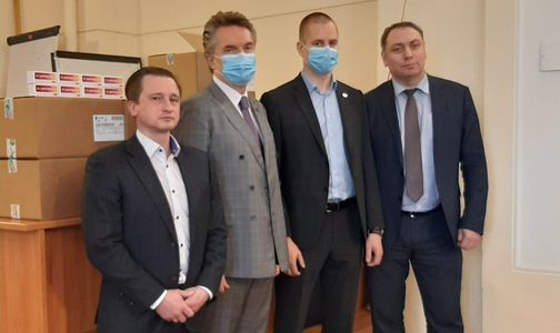 В стационары Санкт-Петербурга и Ленобласти передали две тысячи упаковок “Циклоферона”